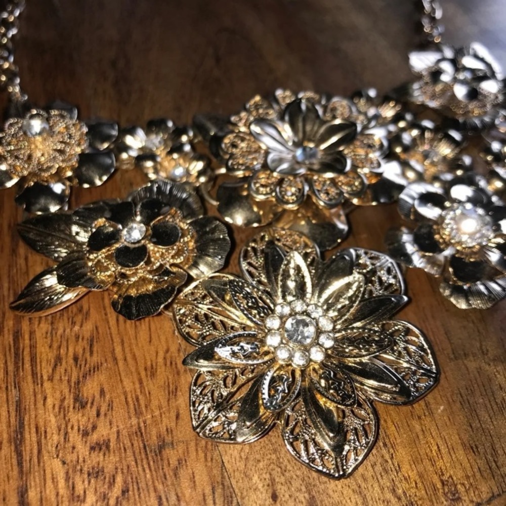 Statement Necklace - Picture 2 of 3